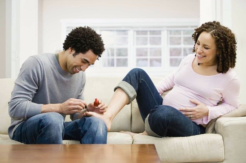 کاشت ناخن در دوران بارداری در داخل خانه